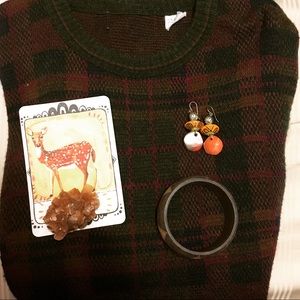 Sweater, bracelet, earrings